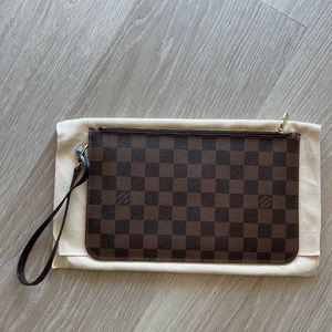 Louis Vuitton Neverfull MM Clutch
